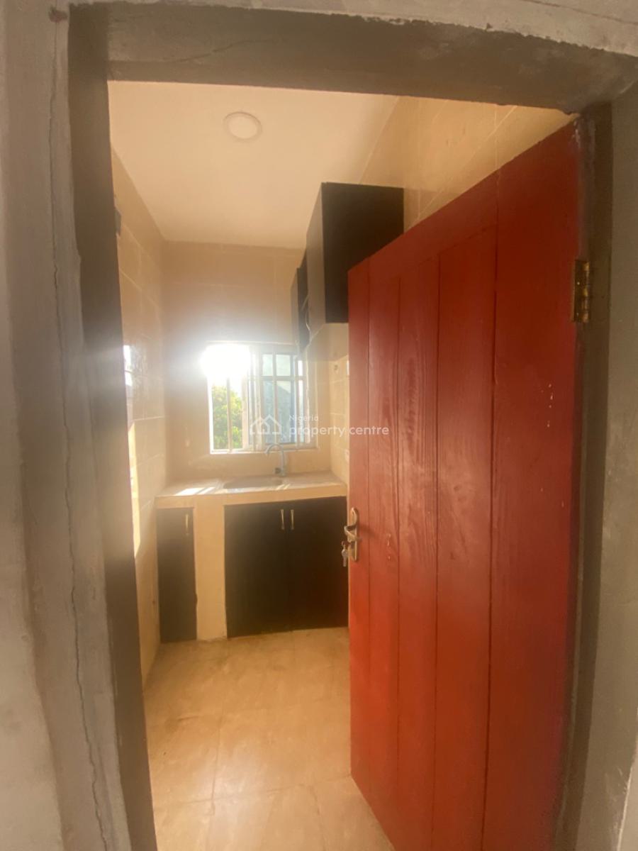 Luxuriously Spacious Self Contain, No. 12, Seyi Street Awoyaya, Awoyaya, Ibeju Lekki, Lagos, Self Contain (single Rooms) for Rent