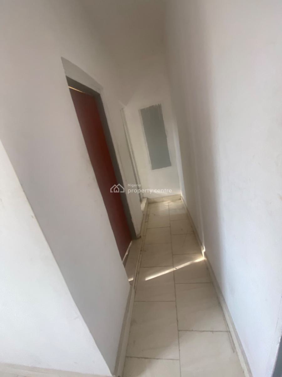 Luxuriously Spacious Self Contain, No. 12, Seyi Street Awoyaya, Awoyaya, Ibeju Lekki, Lagos, Self Contain (single Rooms) for Rent