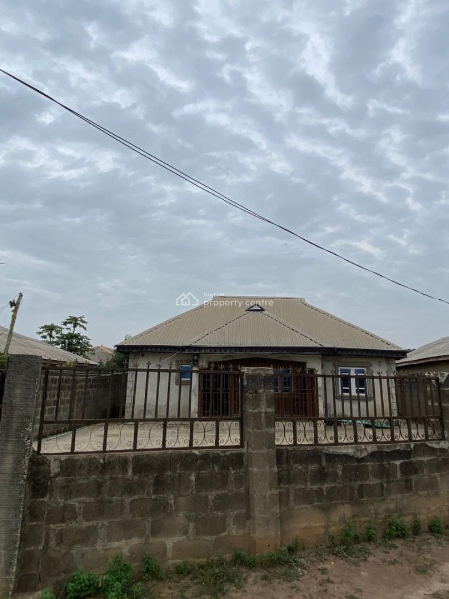 3 Bedroom Flat, Akoko Street,  By Ifo General Hospital, Alameda Bus  Stop., Ifo, Ogun, Detached Bungalow for Sale