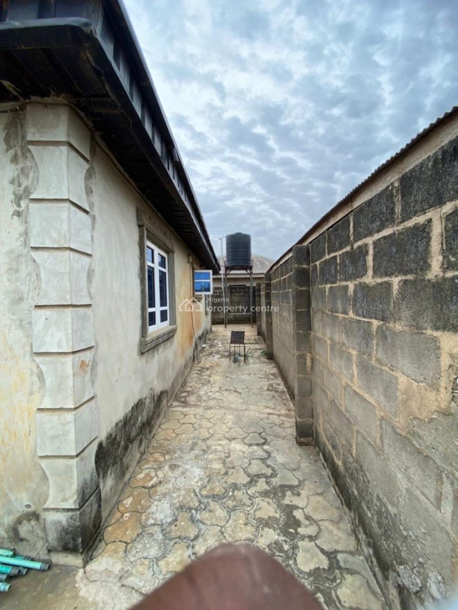 3 Bedroom Flat, Akoko Street,  By Ifo General Hospital, Alameda Bus  Stop., Ifo, Ogun, Detached Bungalow for Sale