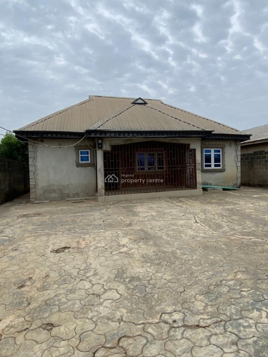 3 Bedroom Flat, Akoko Street,  By Ifo General Hospital, Alameda Bus  Stop., Ifo, Ogun, Detached Bungalow for Sale