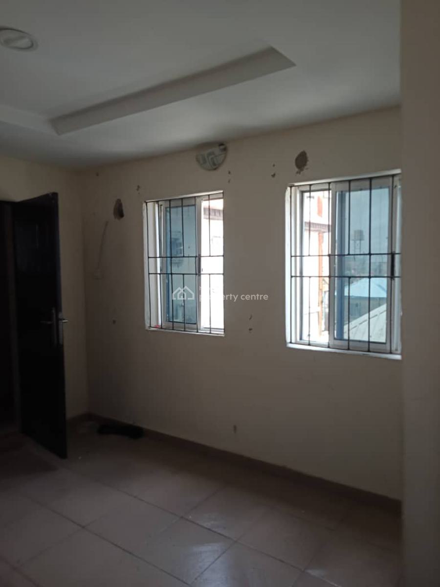 Luxuriously Spacious Self Contain, No 2 Fayemi  Street, Sangotedo, Ajah, Lagos, Mini Flat (room and Parlour) for Rent