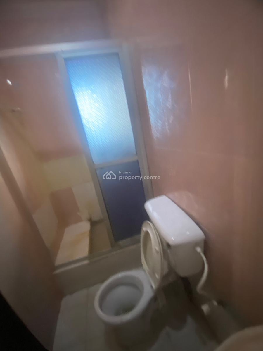 Luxuriously Spacious Self Contain, No 2 Fayemi  Street, Sangotedo, Ajah, Lagos, Self Contain (single Rooms) for Rent