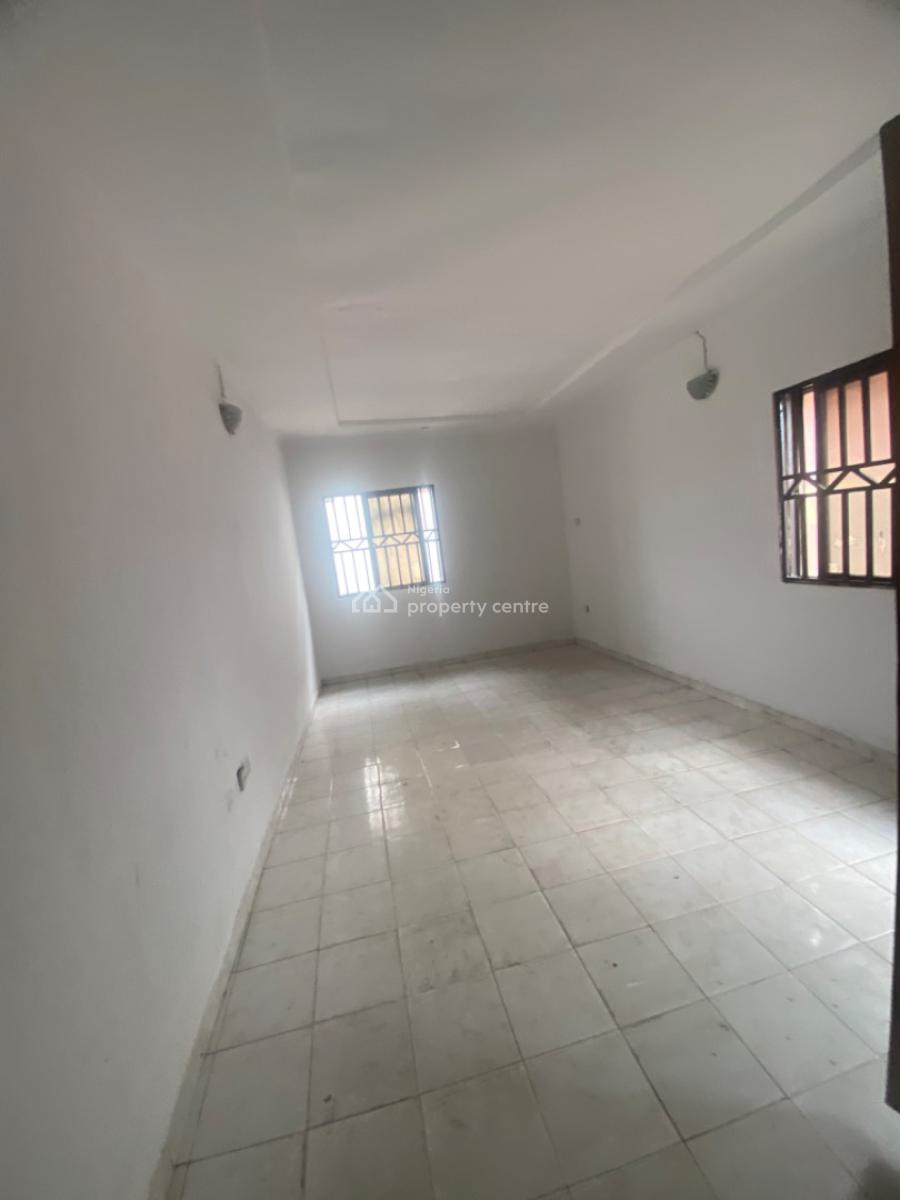 Luxuriously Spacious Self Contain, No 2 Fayemi  Street, Sangotedo, Ajah, Lagos, Self Contain (single Rooms) for Rent