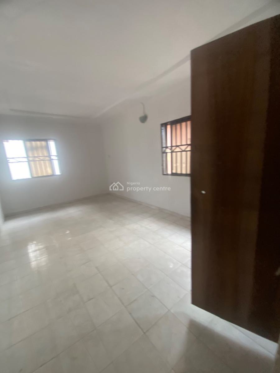 Luxuriously Spacious Self Contain, No 2 Fayemi  Street, Sangotedo, Ajah, Lagos, Self Contain (single Rooms) for Rent