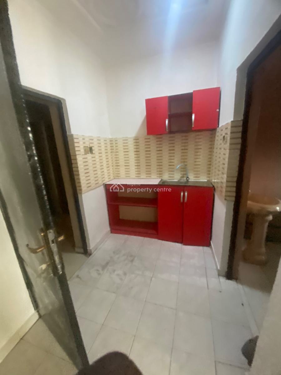 Luxuriously Spacious Self Contain, No 2 Fayemi  Street, Sangotedo, Ajah, Lagos, Self Contain (single Rooms) for Rent