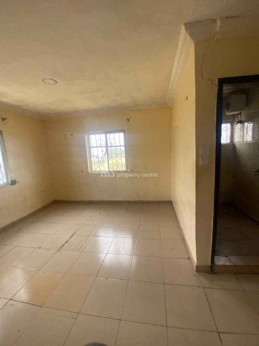 Luxuriously Spacious Nice 3 Bedroom Flat, No 2 Fayemi  Street, Abijo, Lekki, Lagos, Terraced Duplex for Rent