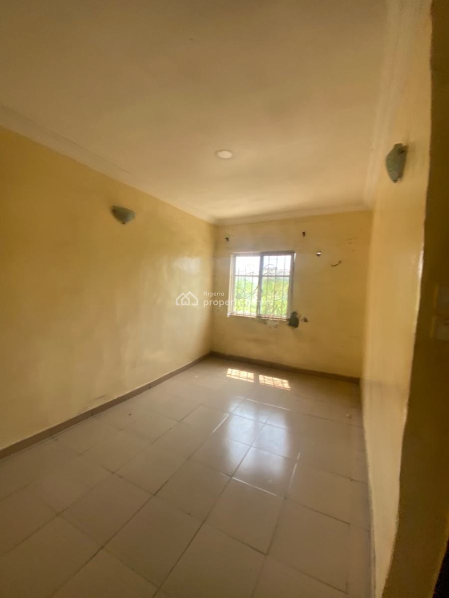 Luxuriously Spacious Nice 3 Bedroom Flat, No 2 Fayemi  Street, Abijo, Lekki, Lagos, Terraced Duplex for Rent