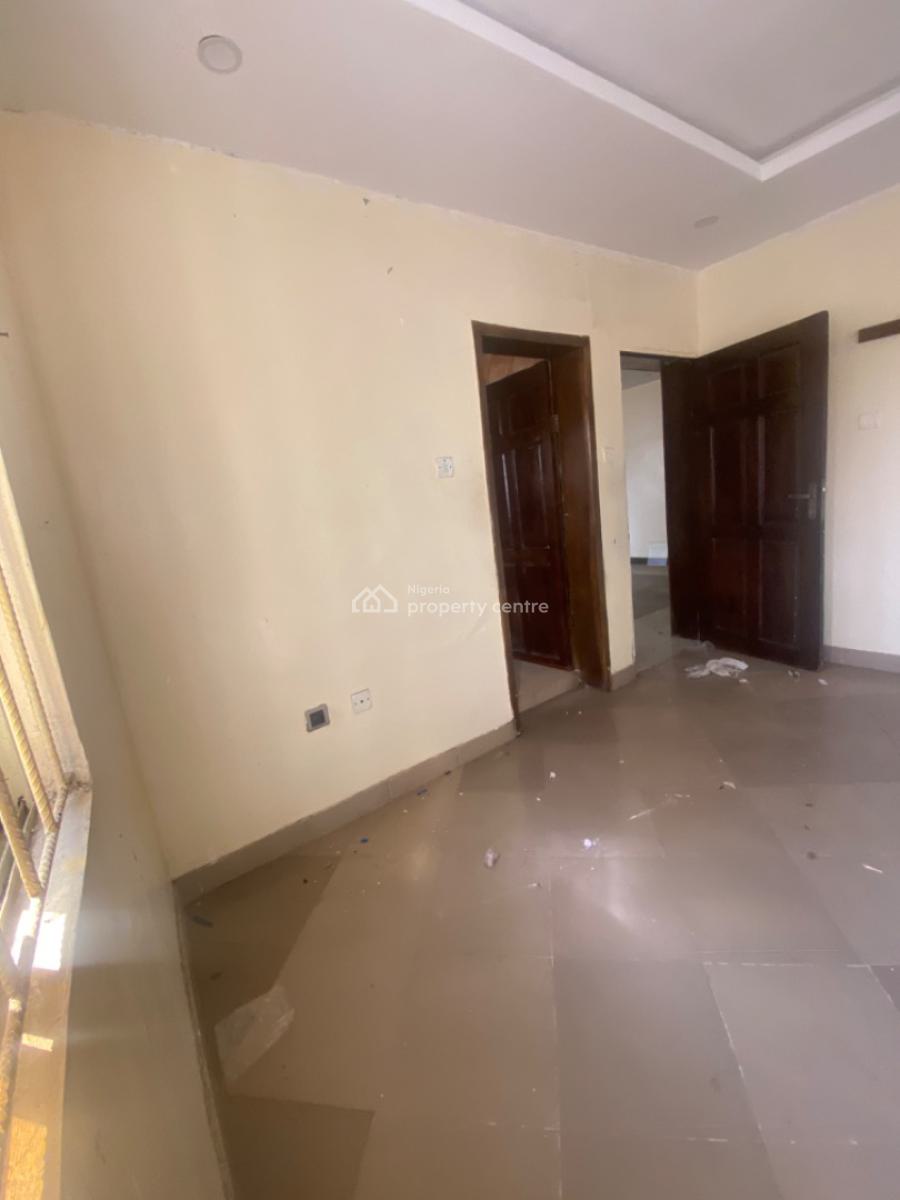 Luxuriously Spacious Nice 2 Bedroom Flat, No 2 Fayemi  Street, Bogije, Ibeju Lekki, Lagos, House for Rent