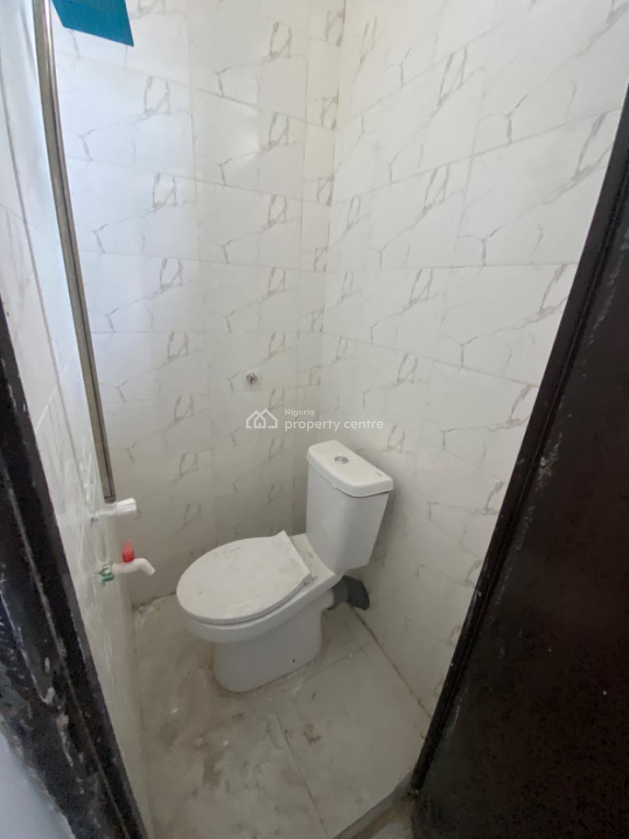 Luxuriously Spacious Nice 3 Bedrooms Duplex, No. 2, Fayemi  Street, Sangotedo, Ajah, Lagos, Semi-detached Duplex for Rent