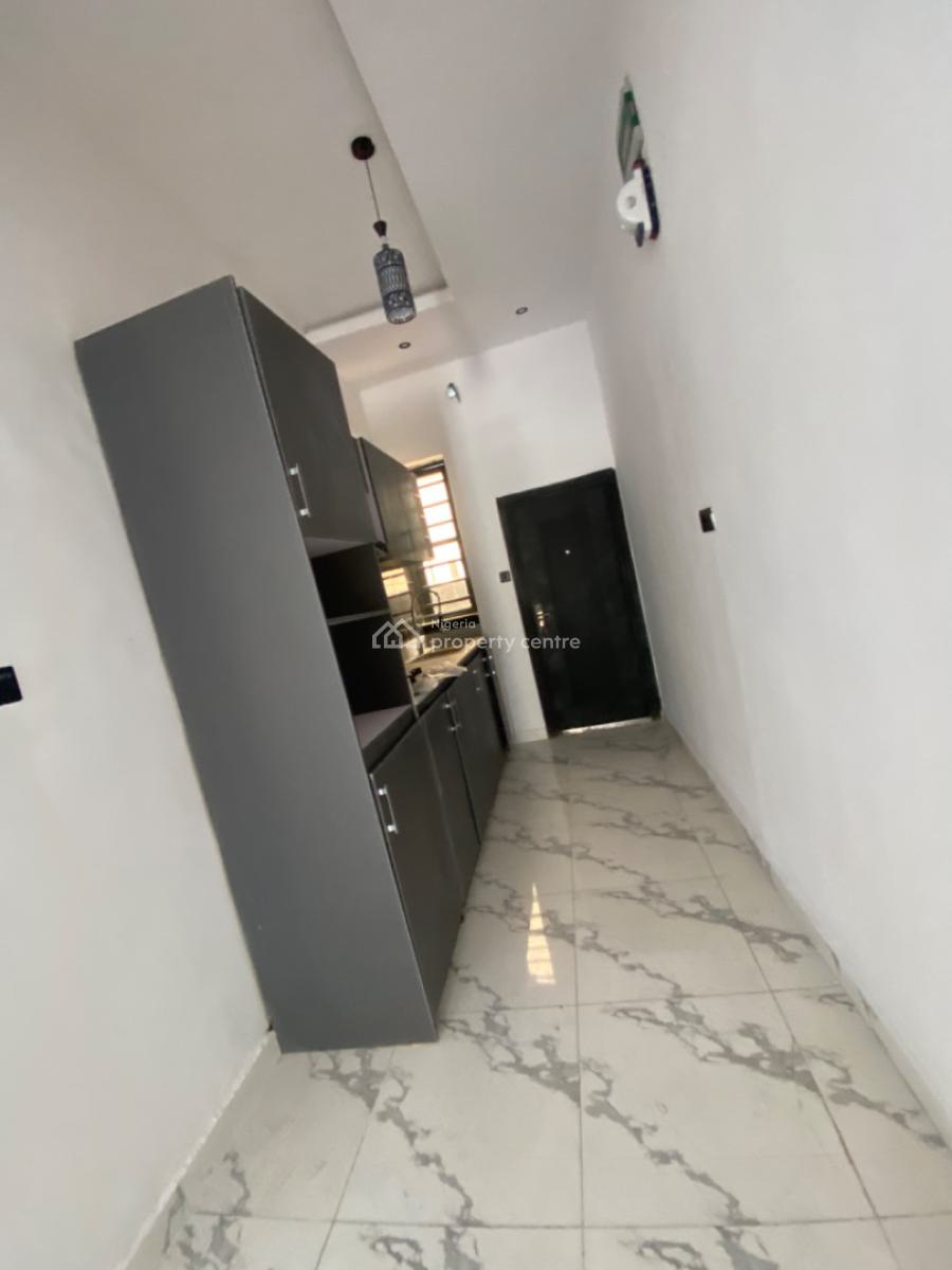 Luxuriously Spacious Nice 3 Bedrooms Duplex, No. 2, Fayemi  Street, Sangotedo, Ajah, Lagos, Semi-detached Duplex for Rent