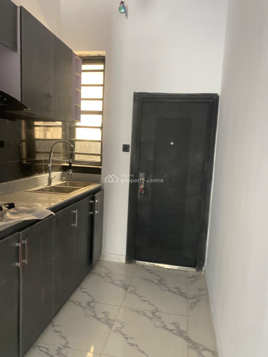 Luxuriously Spacious Nice 3 Bedrooms Duplex, No. 2, Fayemi  Street, Sangotedo, Ajah, Lagos, Semi-detached Duplex for Rent