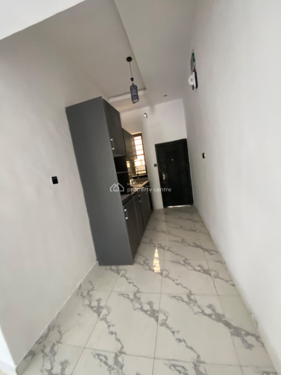 Luxuriously Spacious Nice 3 Bedrooms Duplex, No. 2, Fayemi  Street, Sangotedo, Ajah, Lagos, Semi-detached Duplex for Rent