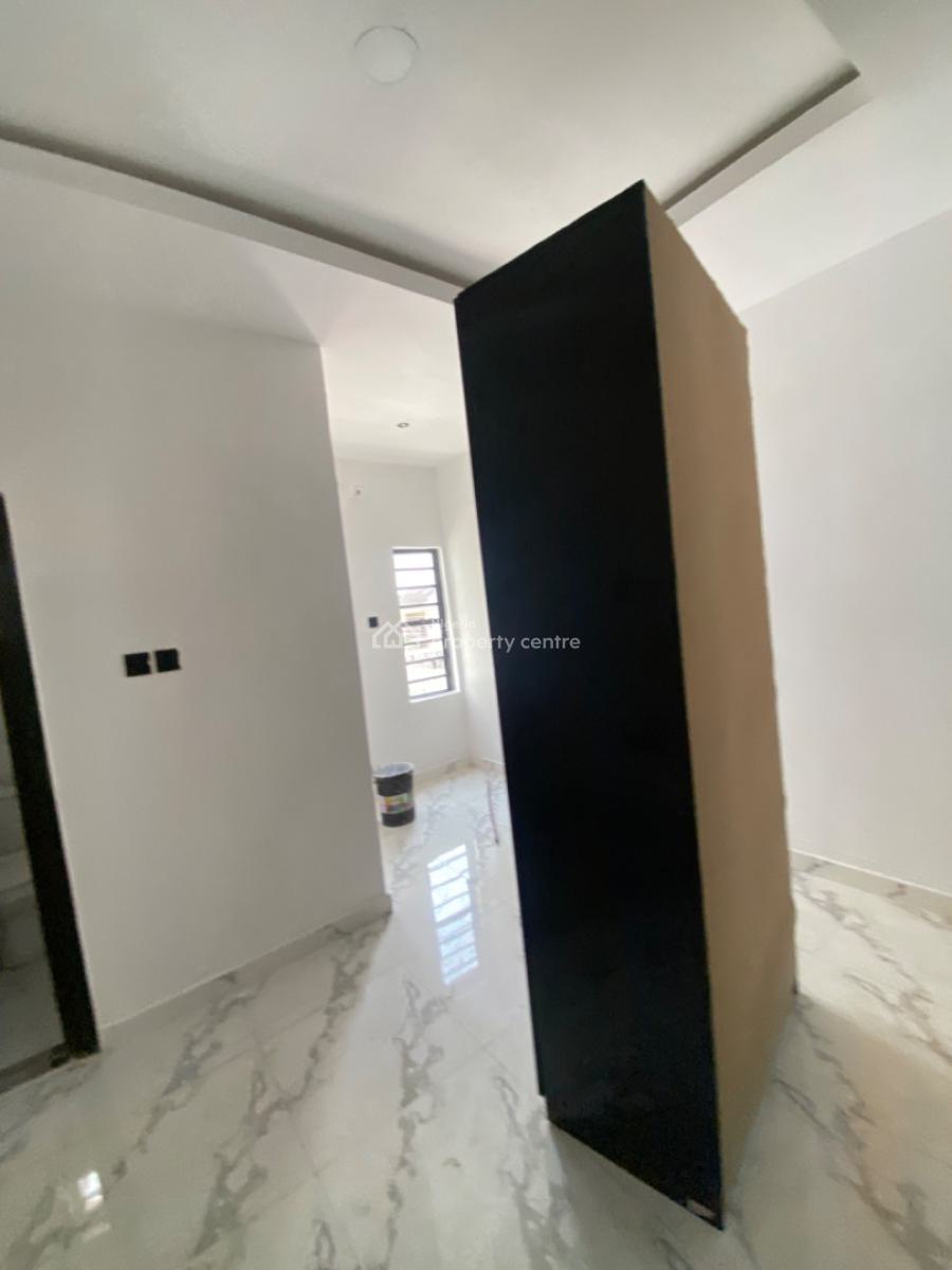 Luxuriously Spacious Nice 3 Bedrooms Duplex, No. 2, Fayemi  Street, Sangotedo, Ajah, Lagos, Semi-detached Duplex for Rent