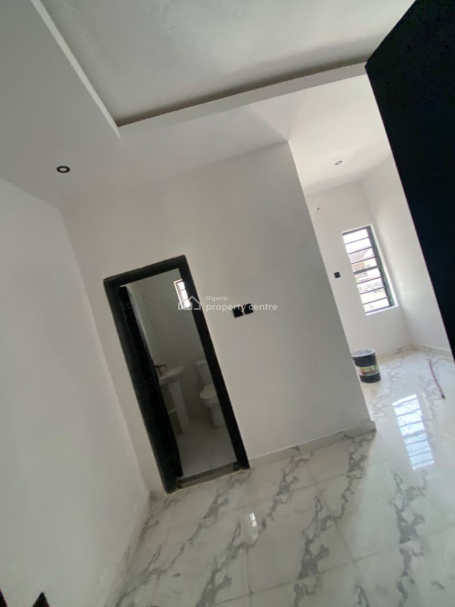 Luxuriously Spacious Nice 3 Bedrooms Duplex, No. 2, Fayemi  Street, Sangotedo, Ajah, Lagos, Semi-detached Duplex for Rent