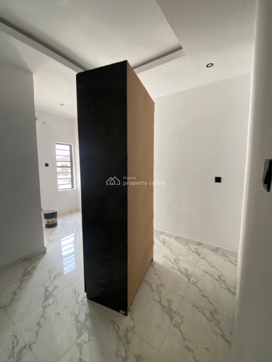 Luxuriously Spacious Nice 3 Bedrooms Duplex, No. 2, Fayemi  Street, Sangotedo, Ajah, Lagos, Semi-detached Duplex for Rent