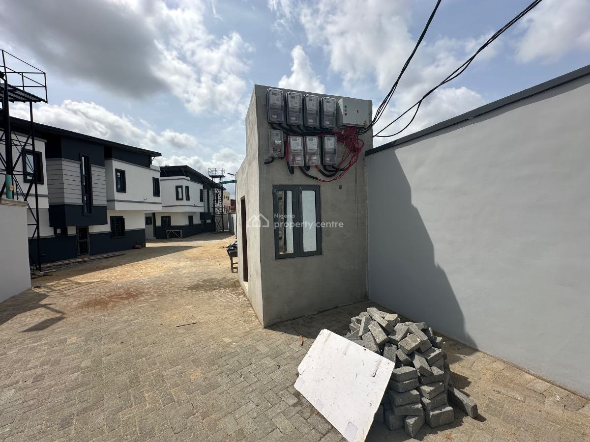 5 Bedrooms Terraced Duplex Attached with a Room Bq, Off International Airport Road, Ajao Estate, Isolo, Lagos, Terraced Duplex for Sale