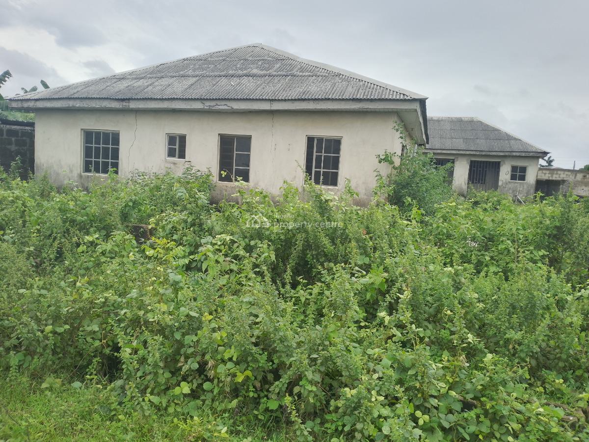 4 Units of 2 Bedrooms Bungalow, Off Oreta Road, Igbogbo, Ikorodu, Lagos, Block of Flats for Sale