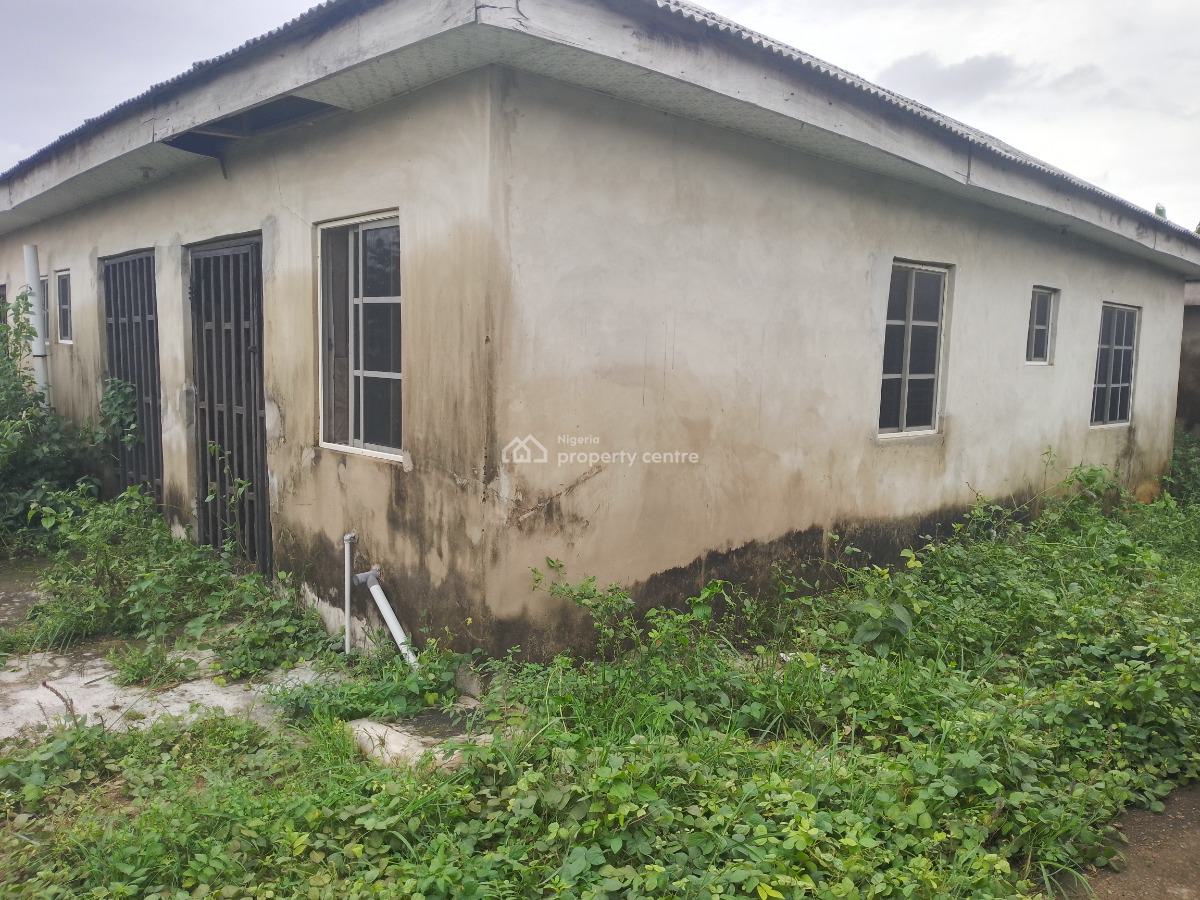 4 Units of 2 Bedrooms Bungalow, Off Oreta Road, Igbogbo, Ikorodu, Lagos, Block of Flats for Sale