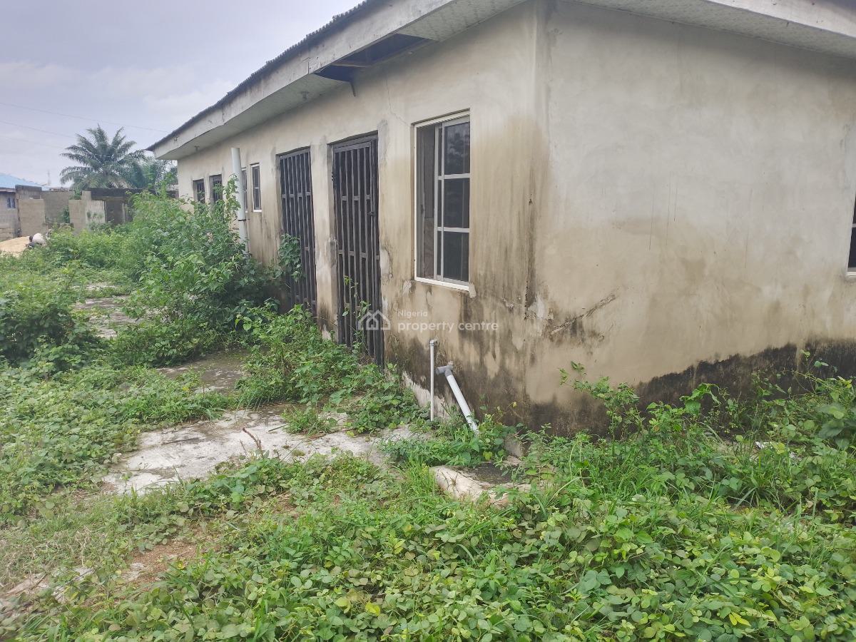 4 Units of 2 Bedrooms Bungalow, Off Oreta Road, Igbogbo, Ikorodu, Lagos, Block of Flats for Sale