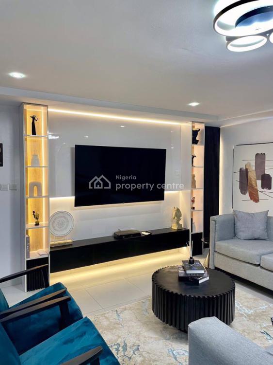 Luxury 2 Bedrooms with Excellent Facilities, Freedom Way, Lekki Phase 1, Lekki, Lagos, Flat / Apartment Short Let