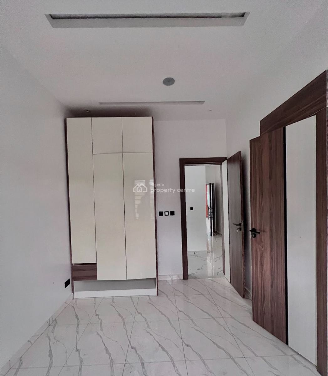 Fully Serviced 3 Bedroom Apartments with Elevator, Swimming Pool,, Lekki Phase 1, Lekki, Lagos, Flat / Apartment for Sale