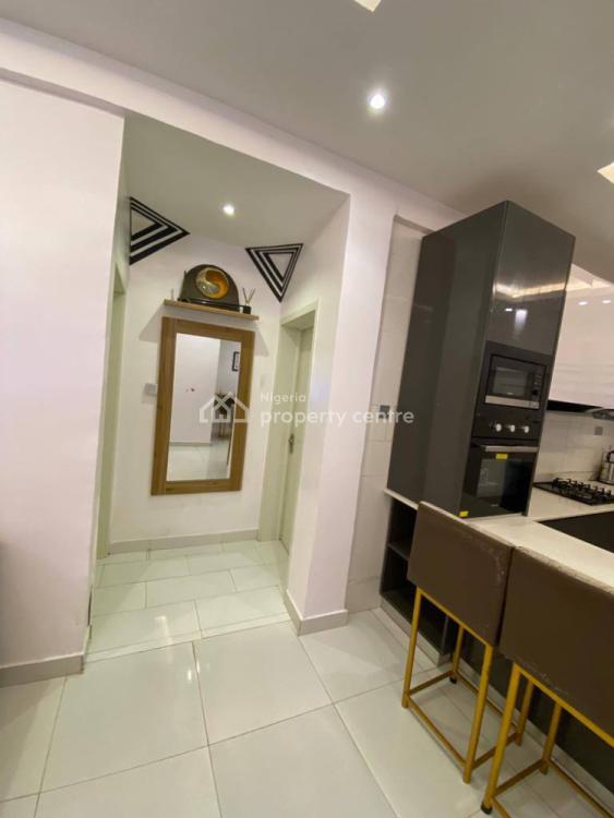 Luxury 2 Bedrooms Apartment in Beautiful Location, Ologolo, Lekki Phase 1, Lekki, Lagos, Flat / Apartment Short Let