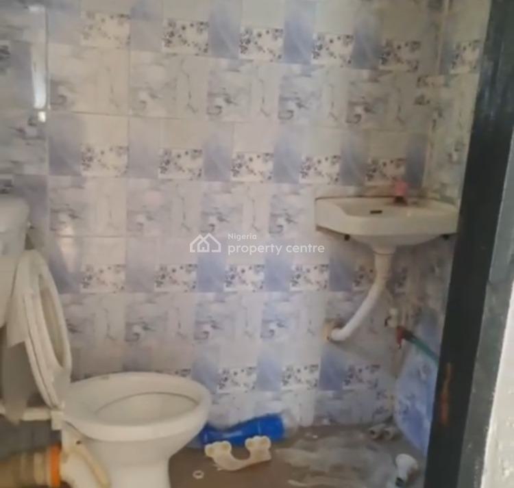 2 Bedroom Flat, Shangisha, Gra Phase 2, Magodo, Lagos, Flat / Apartment for Rent