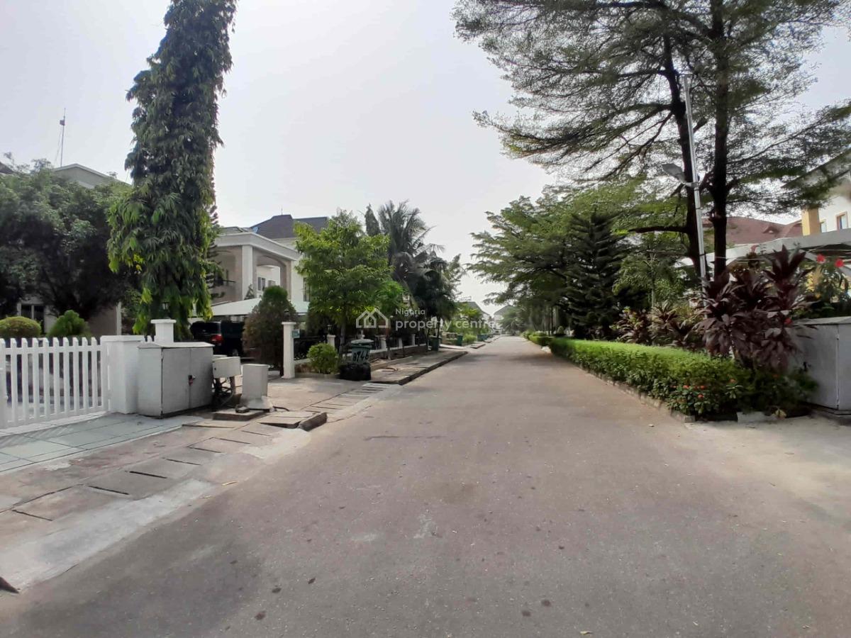 5 Bedrooms Detached Duplex with 2 Rooms Bq Sitting on 850sqm Land, Carlton Gate Estate, Chevron Drive, Lekki, Lagos, Detached Duplex for Sale