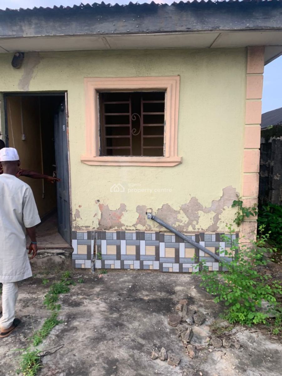 3 Bedroom Bungalow with Bq, Maternity Off Bayeku Road, Igbogbo, Ikorodu, Lagos, Detached Bungalow for Sale