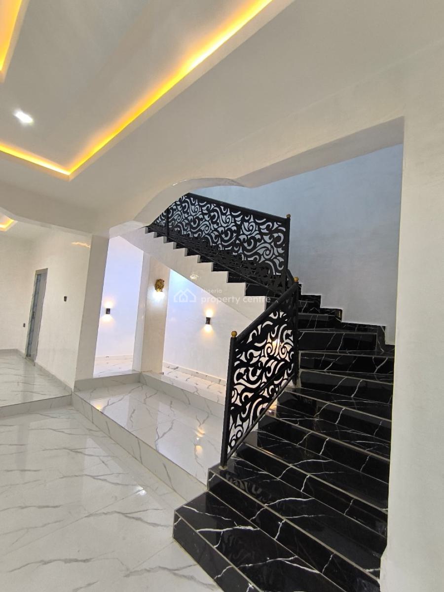 6 Bedroom Duplex in a Secured Estate, Awka, Anambra, Detached Duplex for Sale