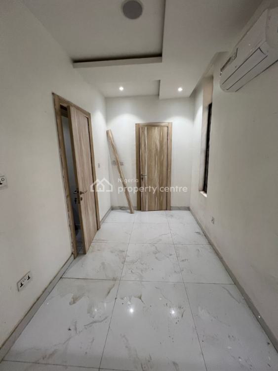 Single Room En-suite Upstairs in a Shared Apartment Duplex, Ikate, Lekki, Lagos, Flat / Apartment for Rent