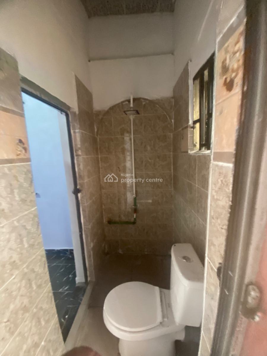 Luxuriously Spacious Nice Self Contain Apartmewith Excellent Finishing, No 12 B Rafiu Close Sangotedo, Sangotedo, Ajah, Lagos, Self Contain (single Rooms) for Rent