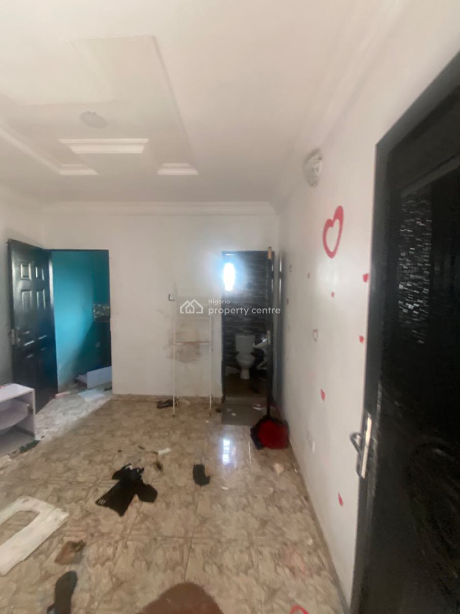 Luxuriously Spacious Self Contain with Excellent Finishing, No. 12b, Rafiu Close Sangotedo, Sangotedo, Ajah, Lagos, Self Contain (single Rooms) for Rent