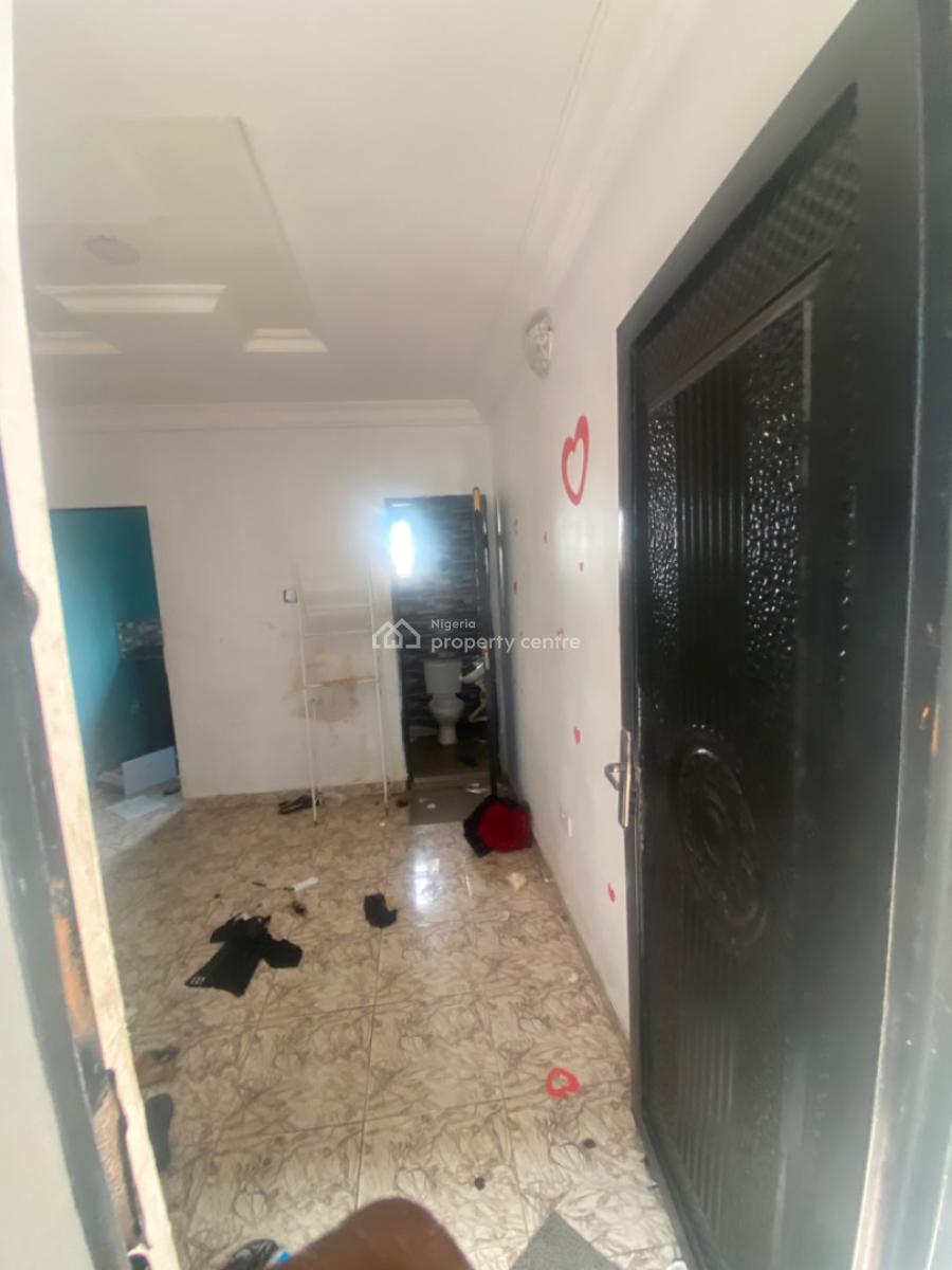 Luxuriously Spacious Self Contain with Excellent Finishing, No. 12b, Rafiu Close Sangotedo, Sangotedo, Ajah, Lagos, Self Contain (single Rooms) for Rent