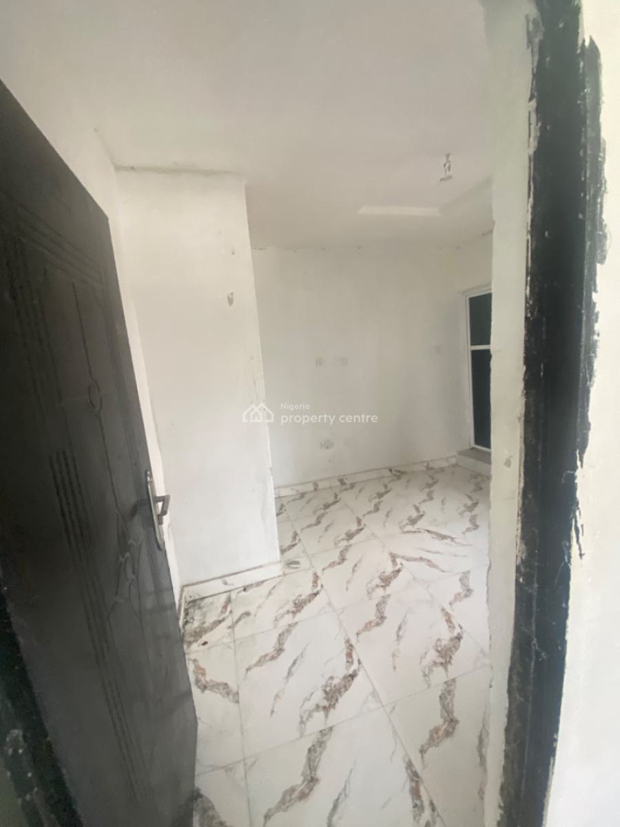 Luxuriously Spacious Mini Flat  with Excellent Finishing, No. 12b, Rafiu Close Abijo, Abijo, Lekki, Lagos, Mini Flat (room and Parlour) for Rent