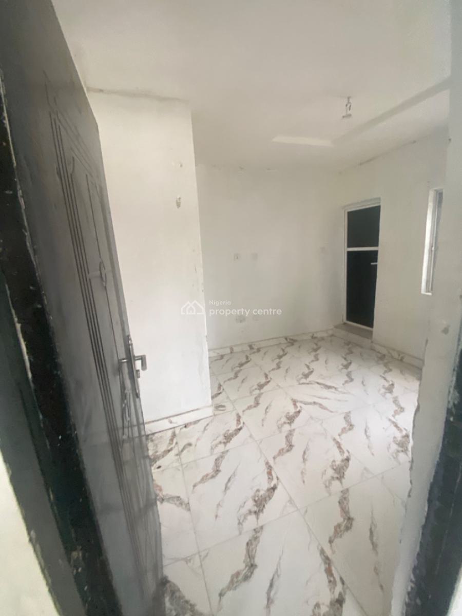 Luxuriously Spacious Mini Flat  with Excellent Finishing, No. 12b, Rafiu Close Abijo, Abijo, Lekki, Lagos, Mini Flat (room and Parlour) for Rent