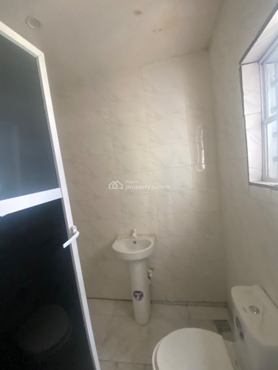 Luxuriously Spacious Mini Flat  with Excellent Finishing, No. 12b, Rafiu Close Abijo, Abijo, Lekki, Lagos, Mini Flat (room and Parlour) for Rent