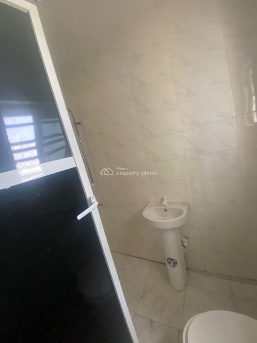 Luxuriously Spacious Mini Flat  with Excellent Finishing, No. 12b, Rafiu Close Abijo, Abijo, Lekki, Lagos, Mini Flat (room and Parlour) for Rent
