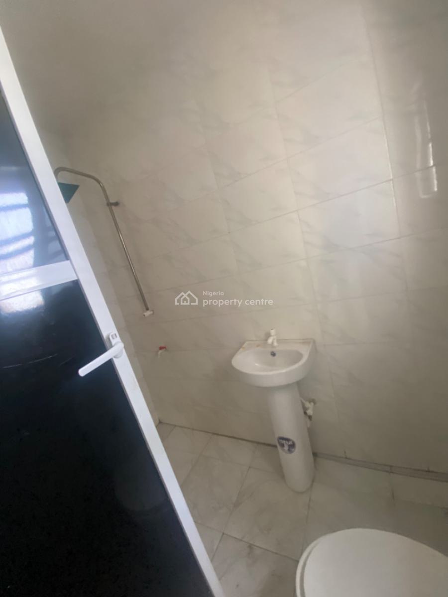 Luxuriously Spacious Mini Flat  with Excellent Finishing, No. 12b, Rafiu Close Abijo, Abijo, Lekki, Lagos, Mini Flat (room and Parlour) for Rent