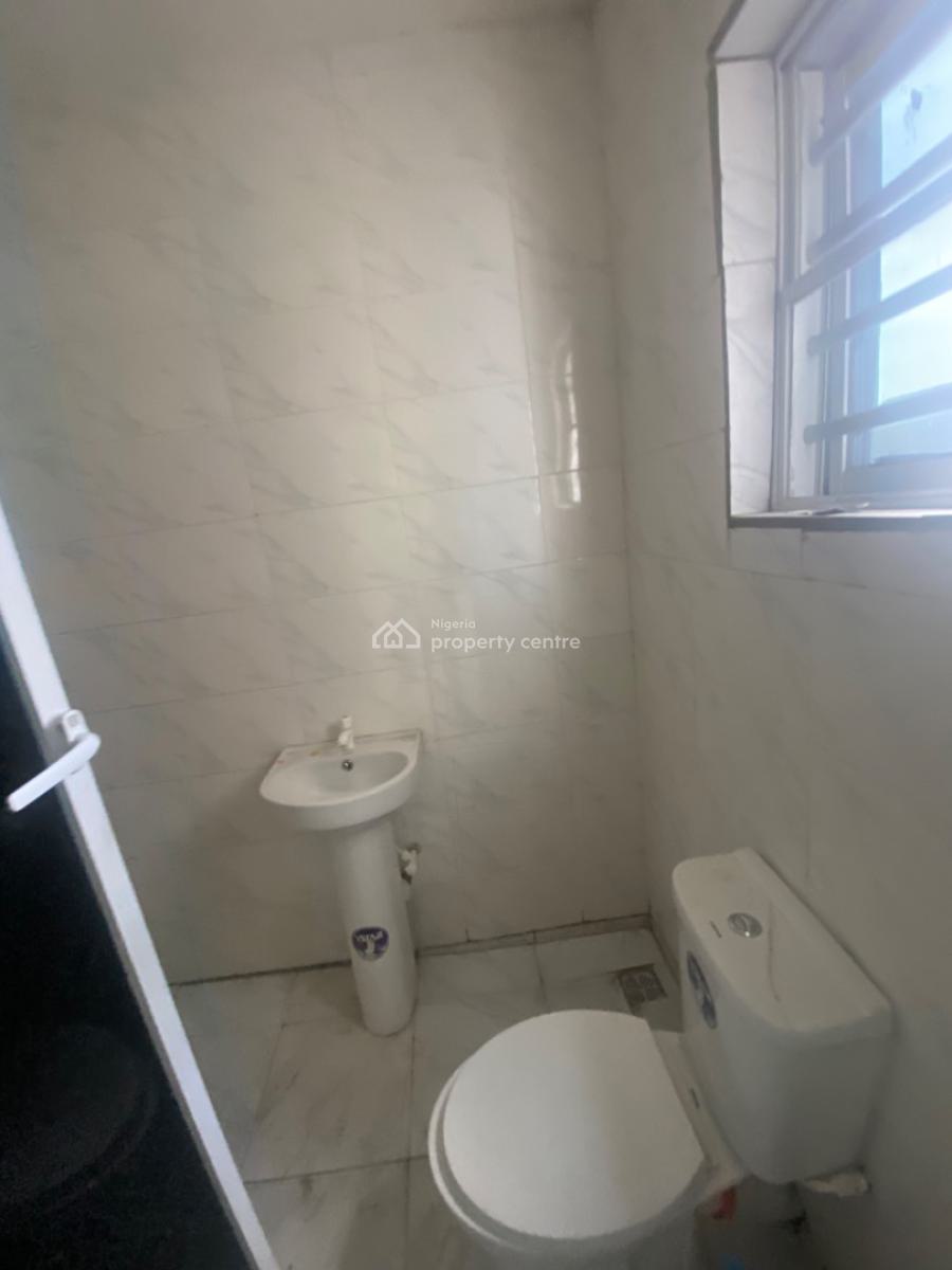 Luxuriously Spacious Mini Flat  with Excellent Finishing, No. 12b, Rafiu Close Abijo, Abijo, Lekki, Lagos, Mini Flat (room and Parlour) for Rent