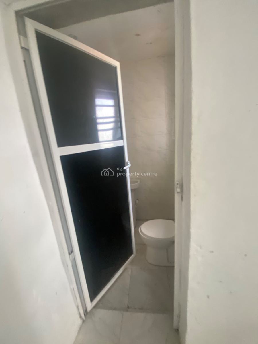 Luxuriously Spacious Mini Flat  with Excellent Finishing, No. 12b, Rafiu Close Abijo, Abijo, Lekki, Lagos, Mini Flat (room and Parlour) for Rent