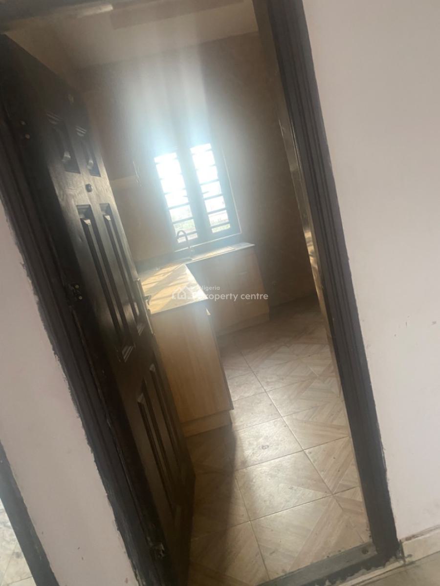 Luxuriously Spacious 2 Bedroom with Excellent Finishing, No. 12b, Rafiu Close, Sangotedo, Ajah, Lagos, House for Rent