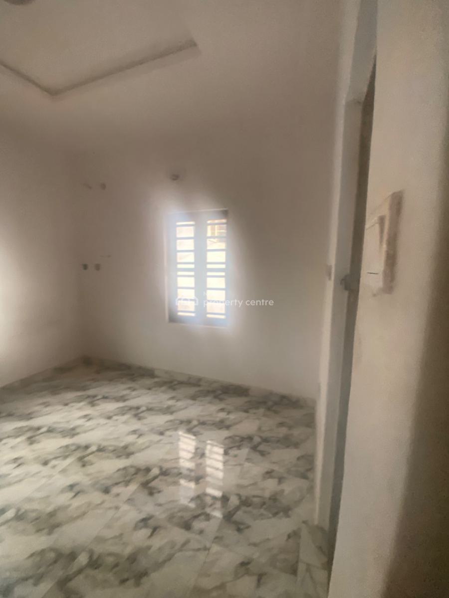 Luxuriously Spacious 2 Bedroom with Excellent Finishing, No. 12b, Rafiu Close, Sangotedo, Ajah, Lagos, House for Rent