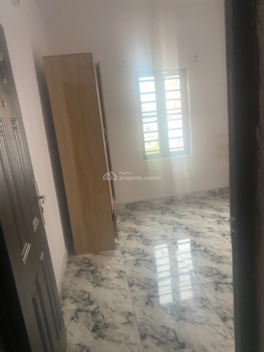Luxuriously Spacious 2 Bedroom with Excellent Finishing, No. 12b, Rafiu Close, Sangotedo, Ajah, Lagos, House for Rent