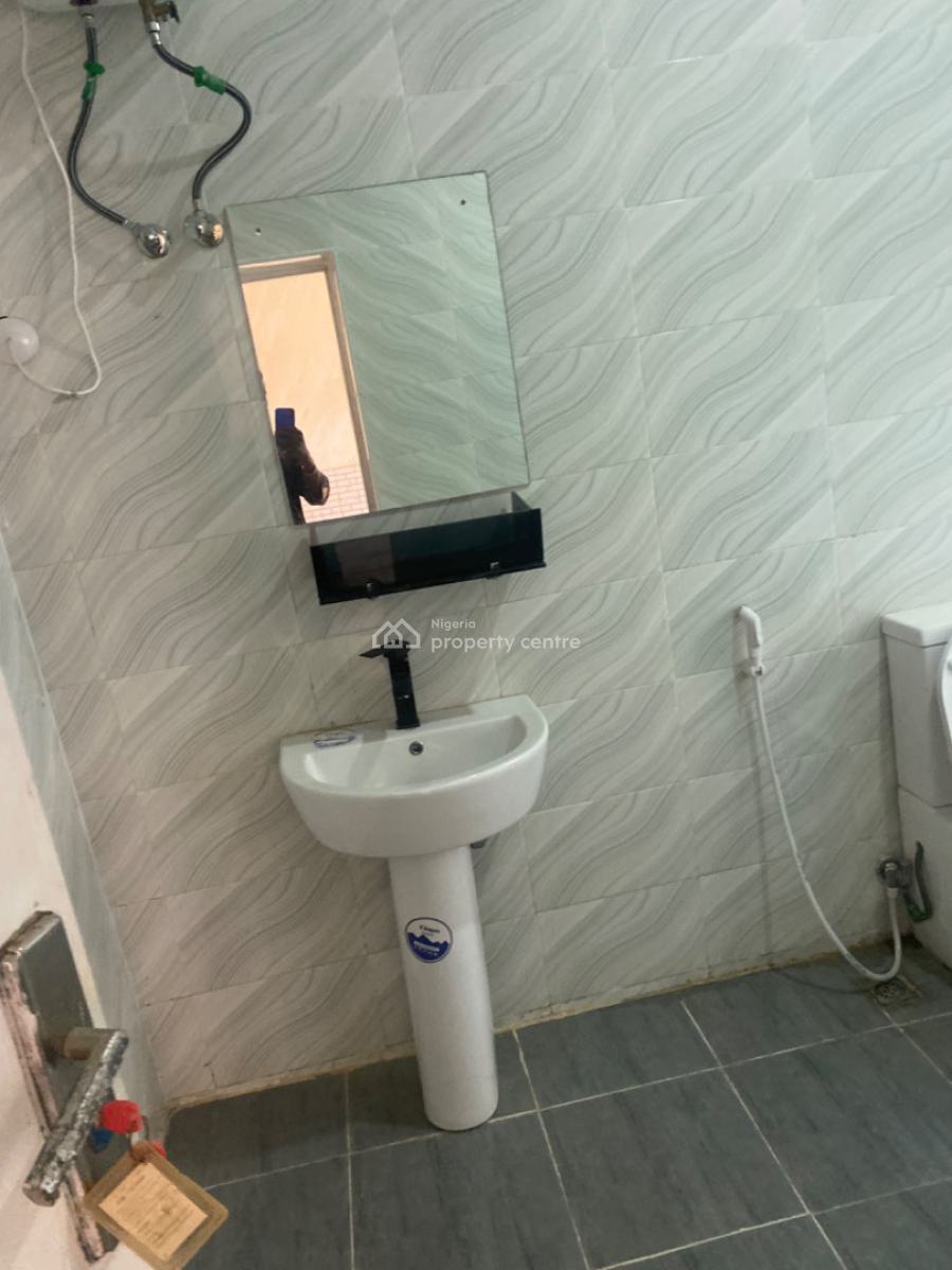 Luxuriously Spacious 3bedroom Flat with Excellent Finishing, No. 12b, Rafiu Close Sangotedo, Sangotedo, Ajah, Lagos, House for Rent