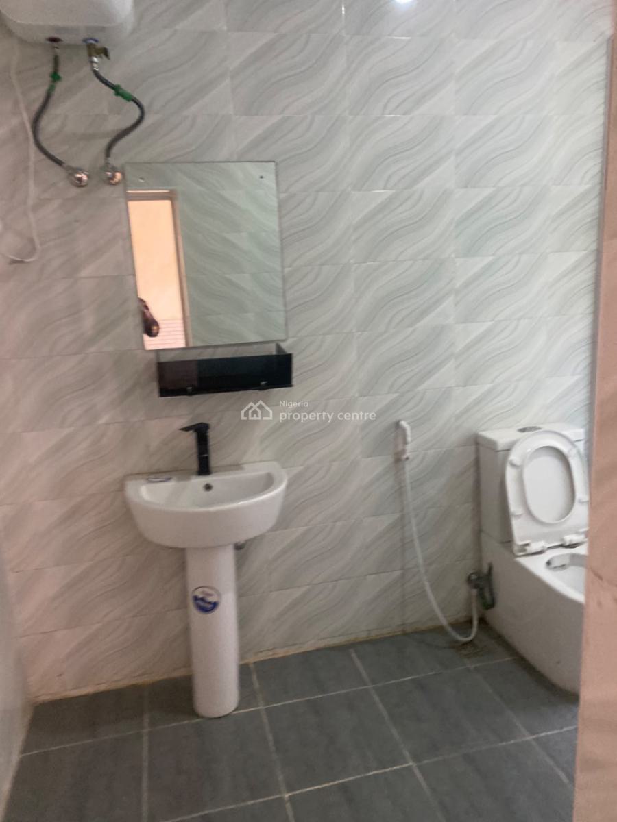 Luxuriously Spacious 3bedroom Flat with Excellent Finishing, No. 12b, Rafiu Close Sangotedo, Sangotedo, Ajah, Lagos, House for Rent