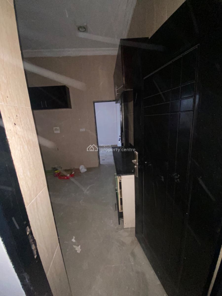 Luxuriously Spacious Nice 3bedroom Flat with Excellent Finishing, No. 12b, Rafiu Close Sangotedo, Sangotedo, Ajah, Lagos, House for Rent