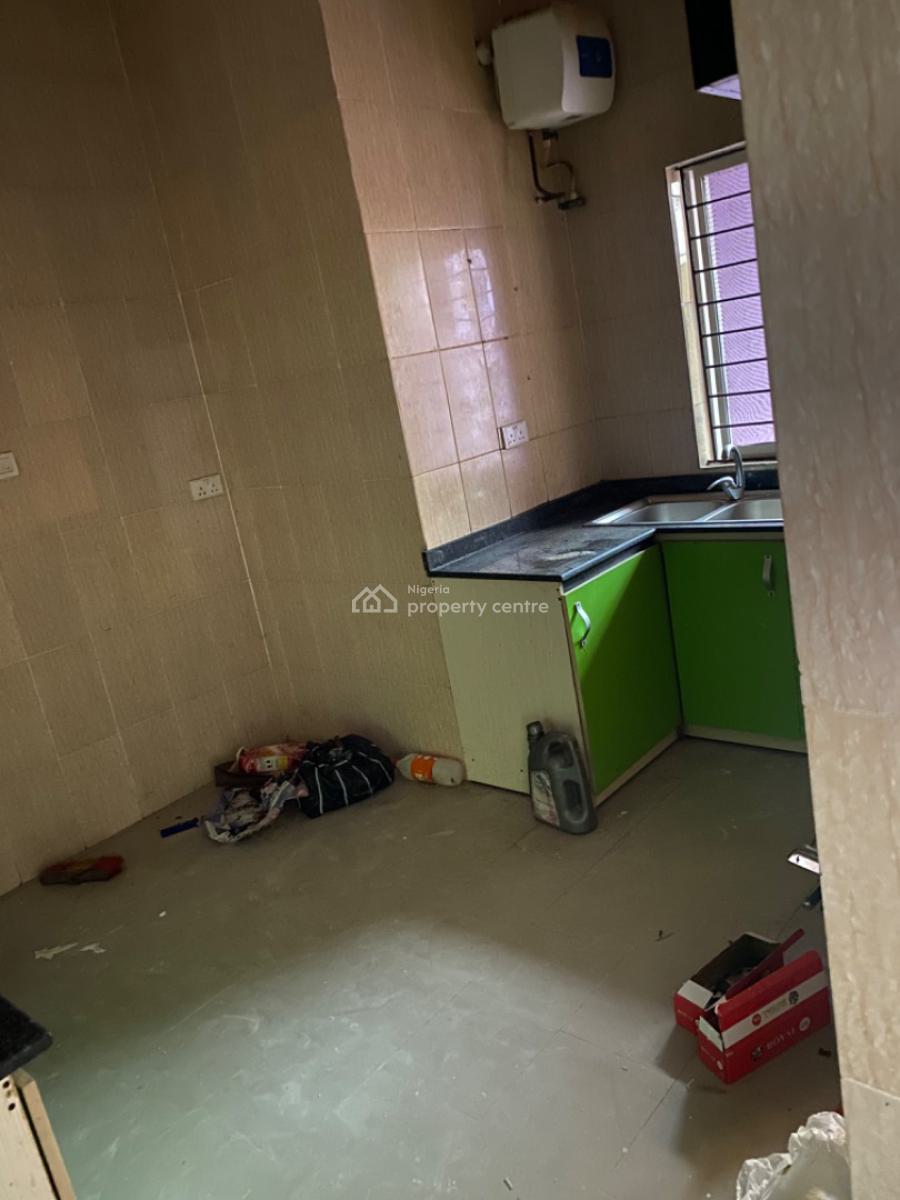 Luxuriously Spacious Nice 3bedroom Flat with Excellent Finishing, No. 12b, Rafiu Close Sangotedo, Sangotedo, Ajah, Lagos, House for Rent