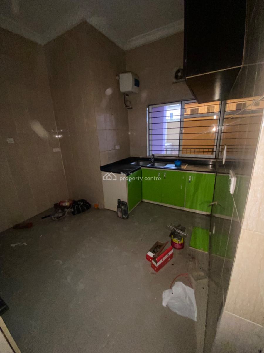 Luxuriously Spacious Nice 3bedroom Flat with Excellent Finishing, No. 12b, Rafiu Close Sangotedo, Sangotedo, Ajah, Lagos, House for Rent